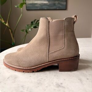 Steve Madden Womens Dorothea Suede Chelsea Boots Size 8.5 Mushroom Taupe